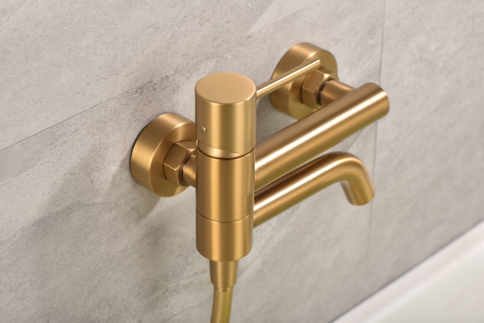 Grifería baño y ducha monomando oro cepillado serie Monza IMEX - Imagen 3