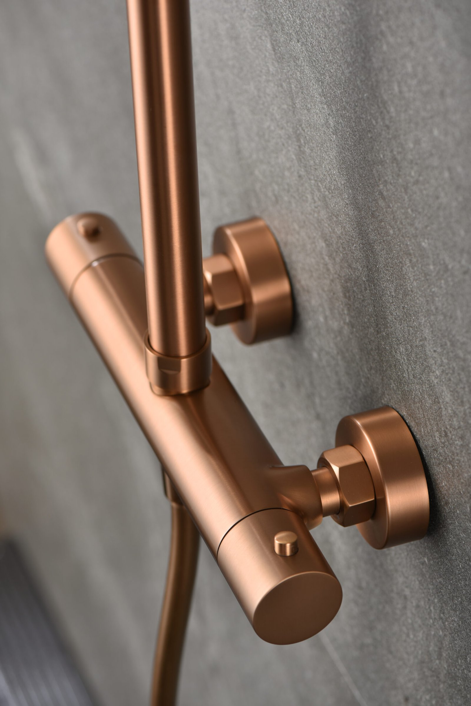 Barra de ducha termostática oro rosa cepillado serie Monza IMEX - Imagen 3