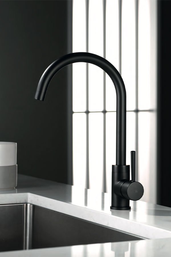Grifo de cocina IMEX Lyon en negro mate — imagen principal