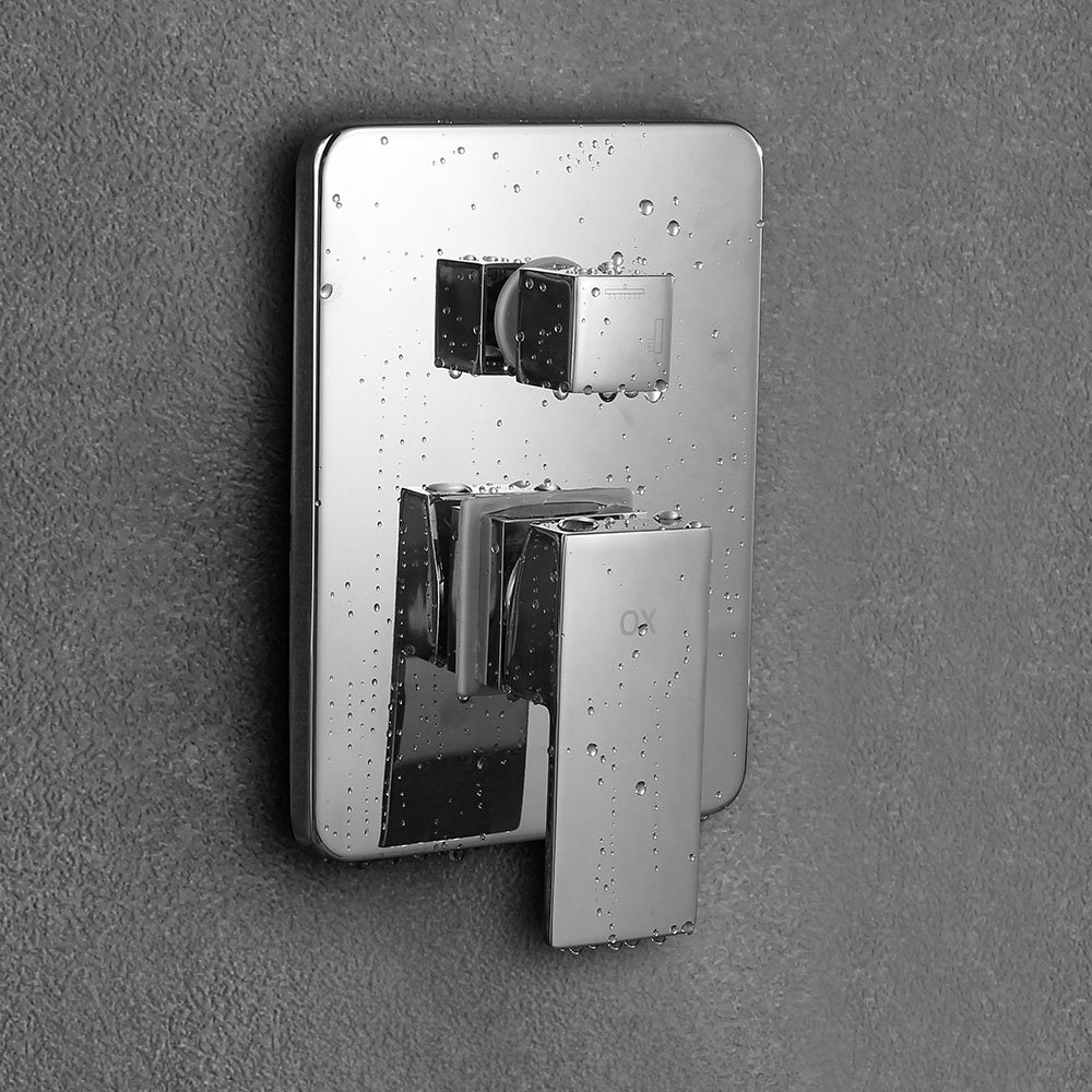 Grifo monomando de ducha empotrado Cherokee L154514 de Llavisan, en cromo brillo.