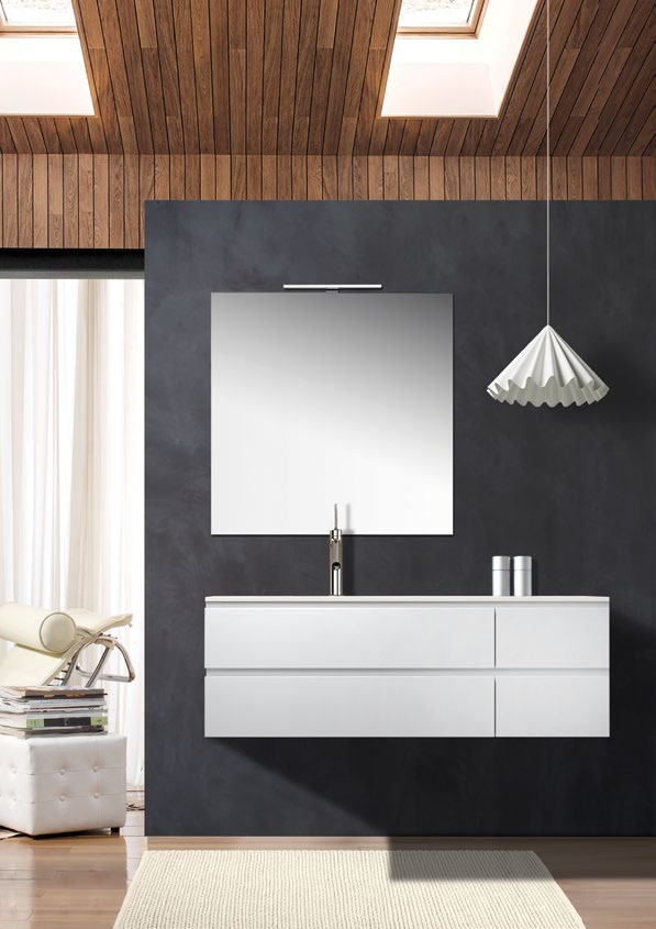 Ambiente de baño con dos cuerpos MODULARE blancos de dos cajones bajo una superficie continua, espejo y grifería.