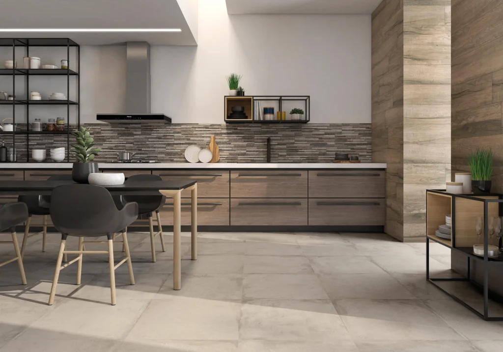 Suelo porcelánico Calpe Sand 60 × 60 cm · ambiente de cocina